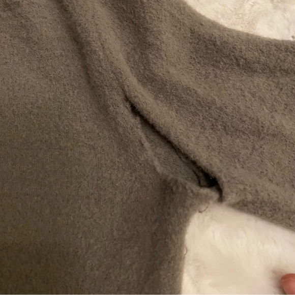 Aritzia Wilfred Fuzzy Grey Cardigan - Picture 3 of 3